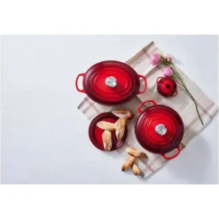 LE CREUSET Cocotte en Fonte Ovale 27 cm Cerise Signature Clearance