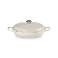 LE CREUSET Faitout Meringue en Fonte avec Intérieur Sable 30 cm Signature Best