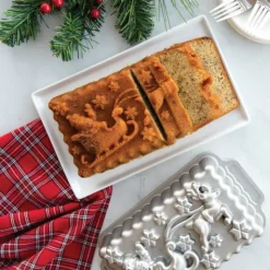 NORDIC WARE Moule à Cake Traineau du Père-Noël Silver Best