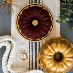 NORDIC WARE Moule à Gâteau Bundt Anniversaire Gold 2,5 L Hot