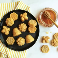 NORDIC WARE Moule à Gâteaux Monde des Abeilles (x16) Toffee Clearance