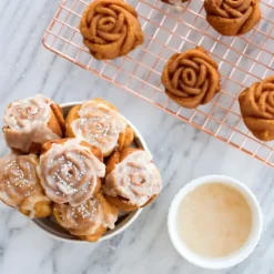 NORDIC WARE Moule à Gâteaux Roses (x6) Toffee Hot
