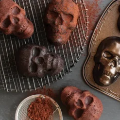 NORDIC WARE Moule à Gâteaux Têtes de Mort (x6) Bronze Online