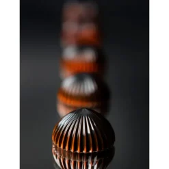 CHOCOLATE WORLD Moule Chocolat Demi Sphère Plissée 30,5 mm (x21) Clearance