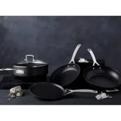 LE CREUSET Poêle 24 cm Anti-Adhérente Les Forgées Clearance