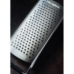 MICROPLANE Râpe Gros Grains Gourmet Noir Discount