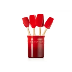 LE CREUSET Set Pot 1,1 L avec 4 Ustensiles Cerise Création Sale