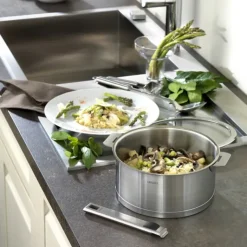 CRISTEL Série de 3 Casseroles + Poignée Zenith Amovible Inox Hot