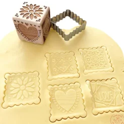 SCRAPCOOKING Tampon Biscuit Fait Maison et Emporte-Pièce